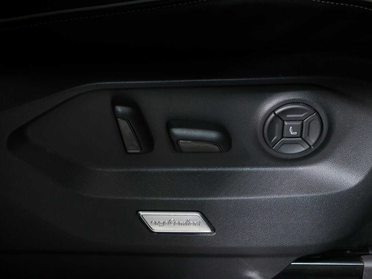Купить Volkswagen Touareg с пробегом. Фото: #13