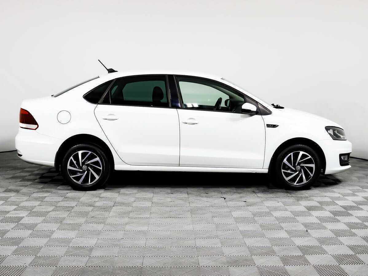 Купить Volkswagen Polo с пробегом. Фото: #3