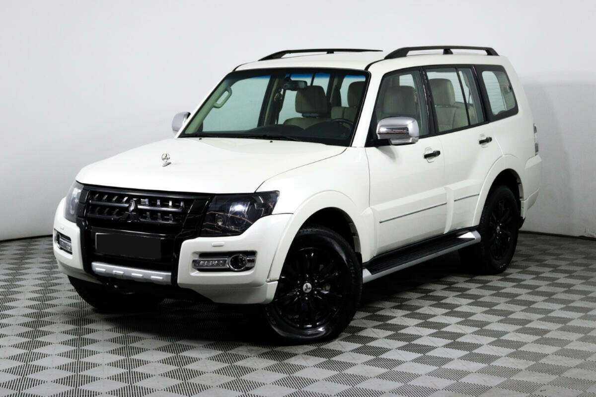 Купить Mitsubishi Pajero с пробегом. Посмотреть фото