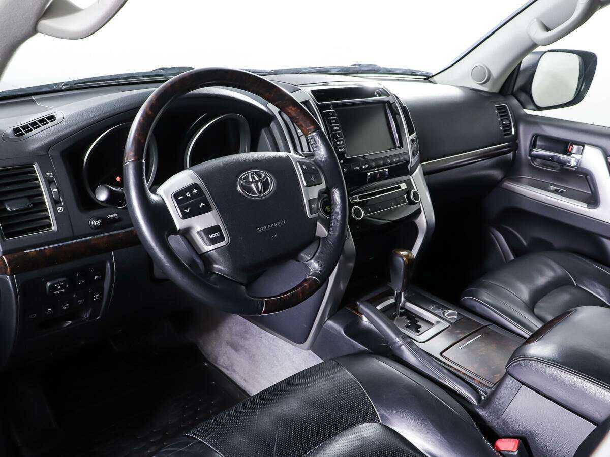 Купить Toyota Land Cruiser с пробегом. Фото: #13