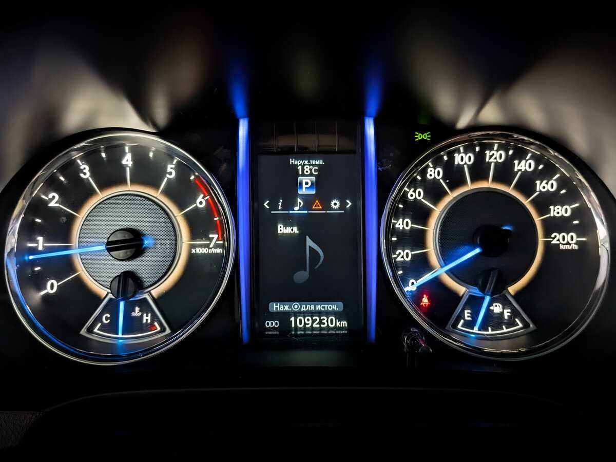 Купить Toyota Fortuner с пробегом. Фото: #10