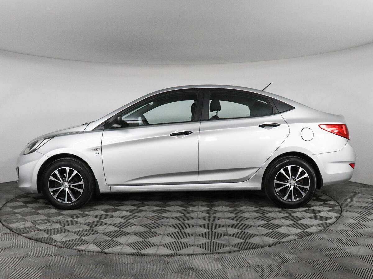 Купить Hyundai Solaris с пробегом. Фото: #7