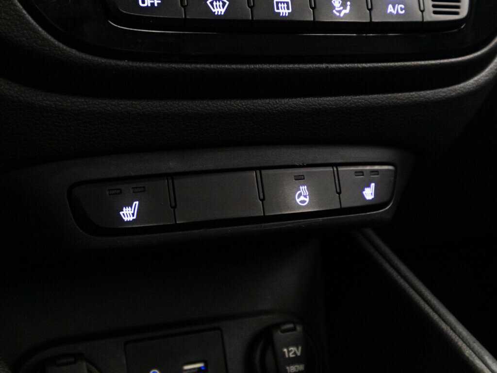 Купить Hyundai Solaris с пробегом. Фото: #14