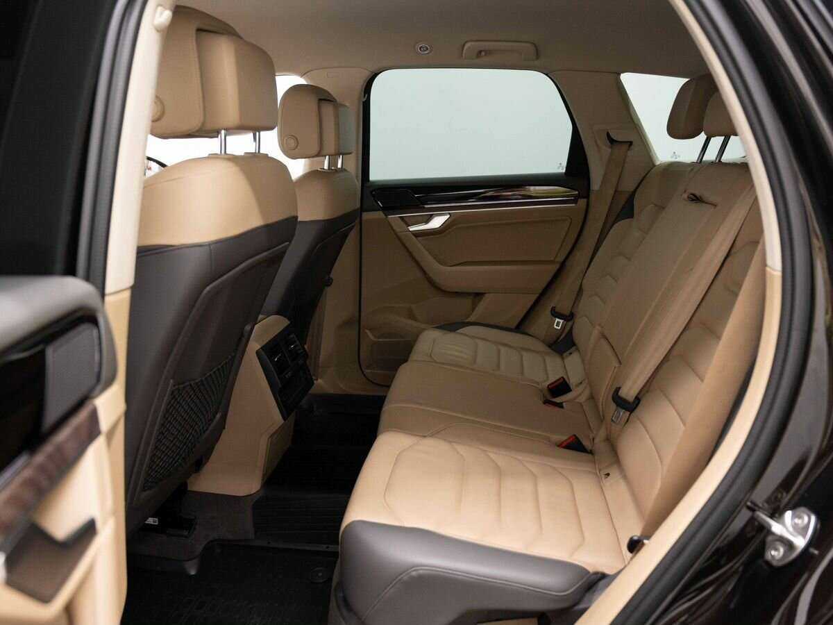 Купить Volkswagen Touareg с пробегом. Фото: #8