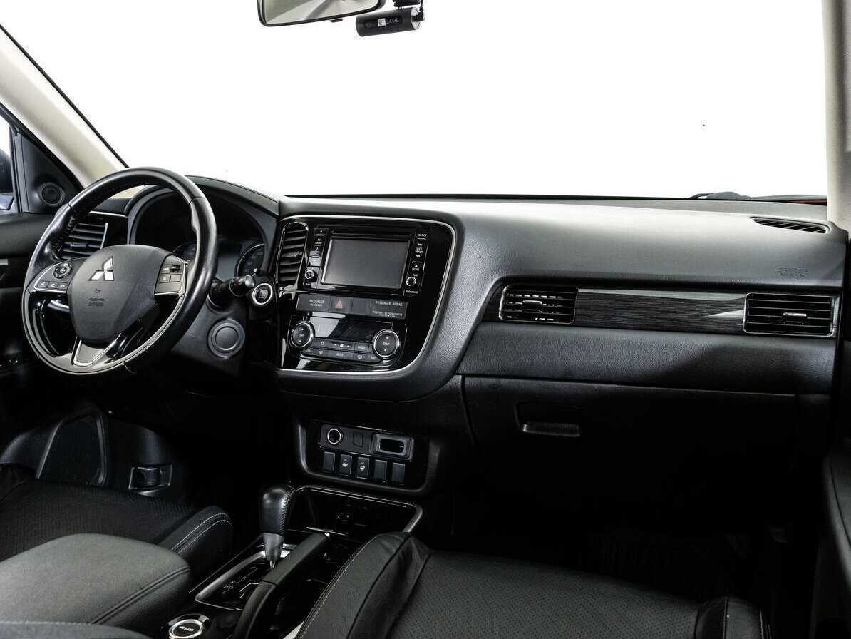 Купить Mitsubishi Outlander с пробегом. Фото: #8