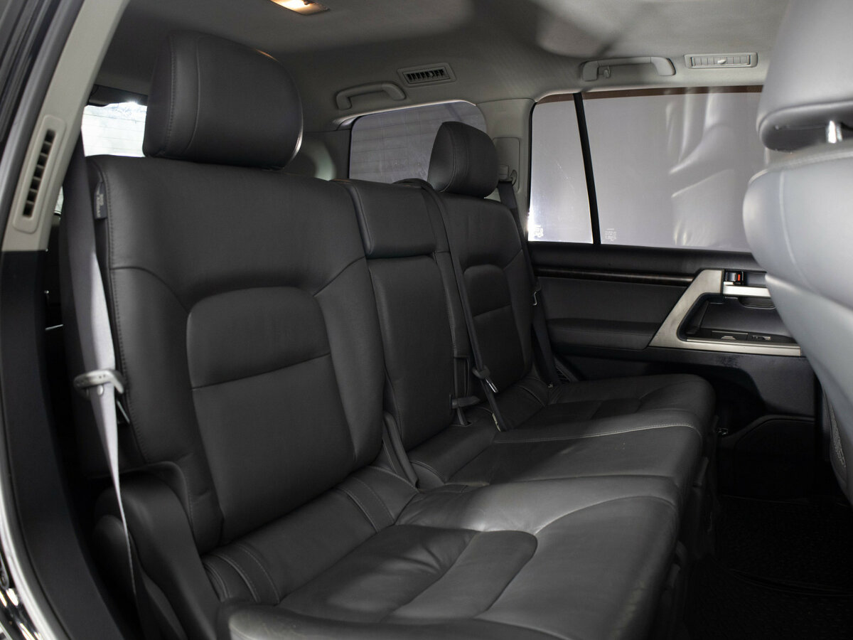 Купить Toyota Land Cruiser с пробегом. Фото: #14
