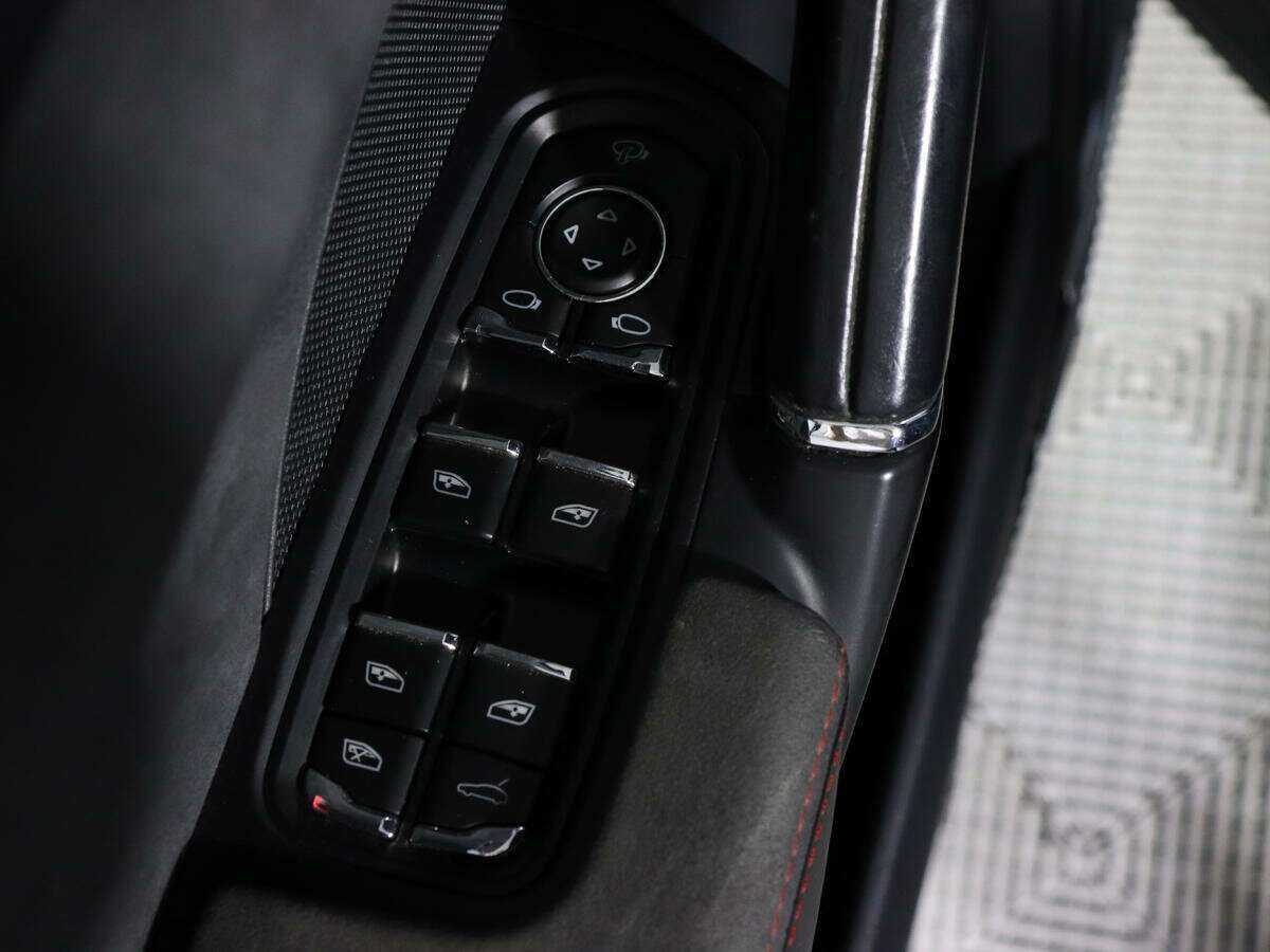 Купить Porsche Cayenne с пробегом. Фото: #17