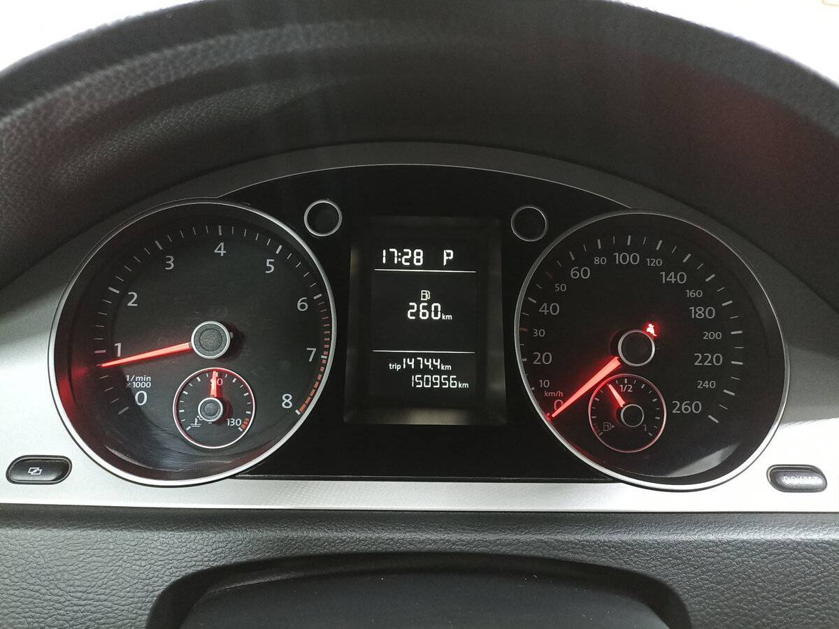Купить Volkswagen Passat с пробегом. Фото: #12