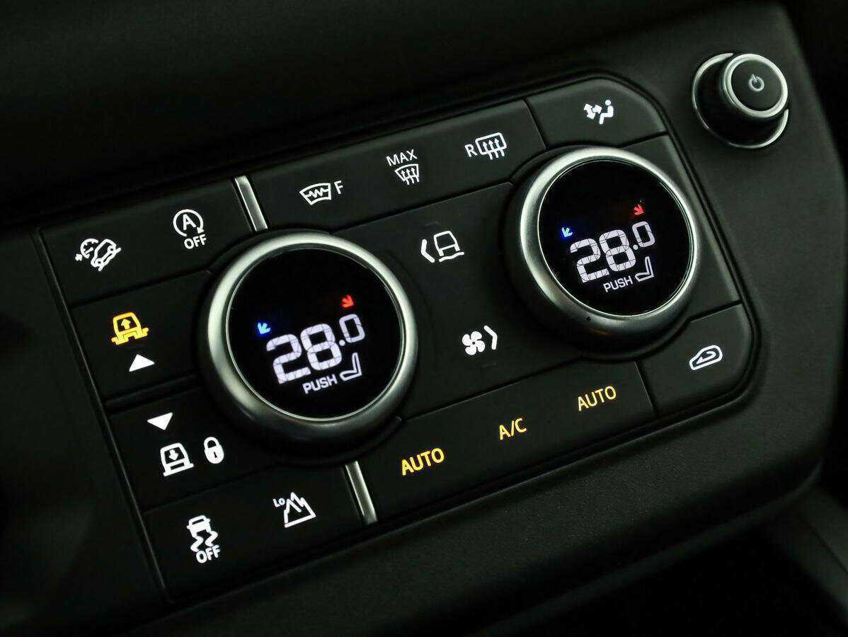 Купить Land Rover Defender с пробегом. Фото: #28