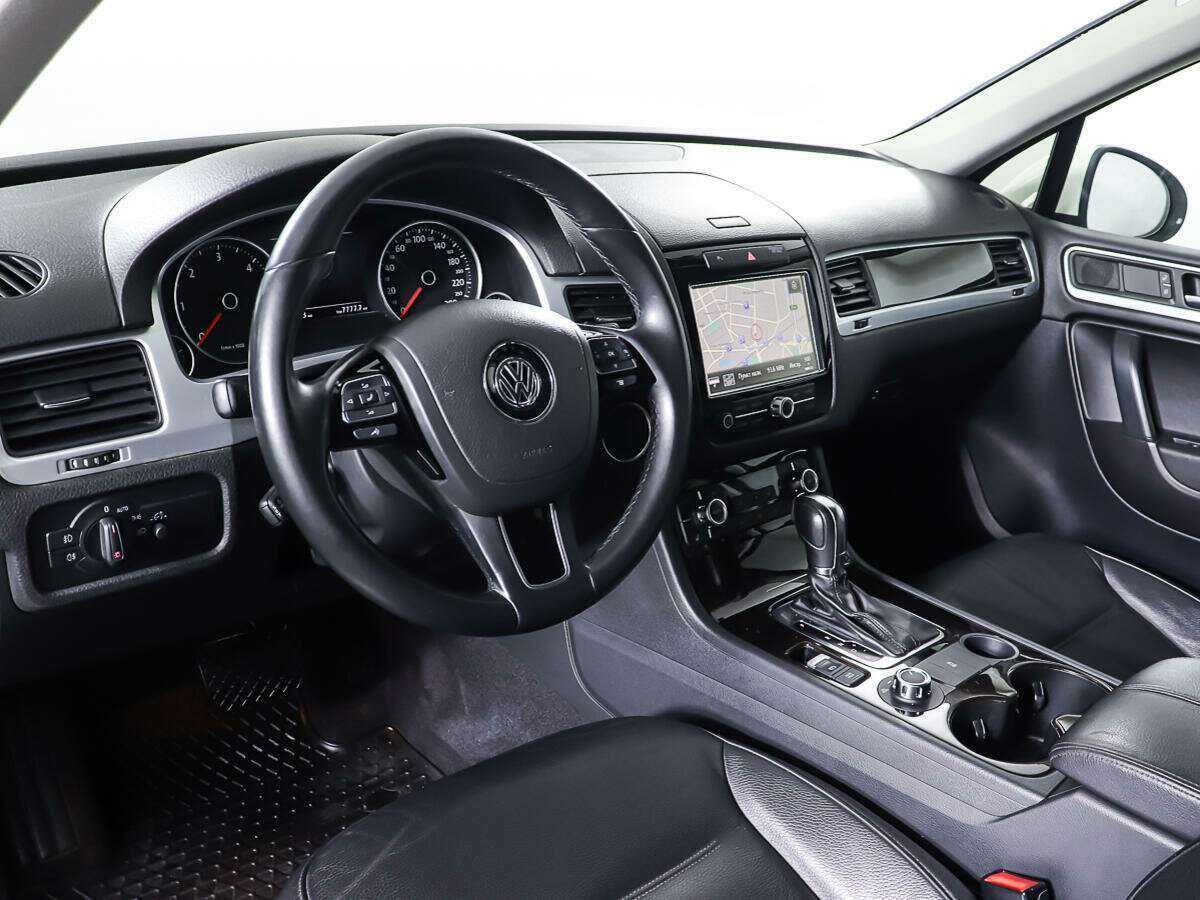 Купить Volkswagen Touareg с пробегом. Фото: #12