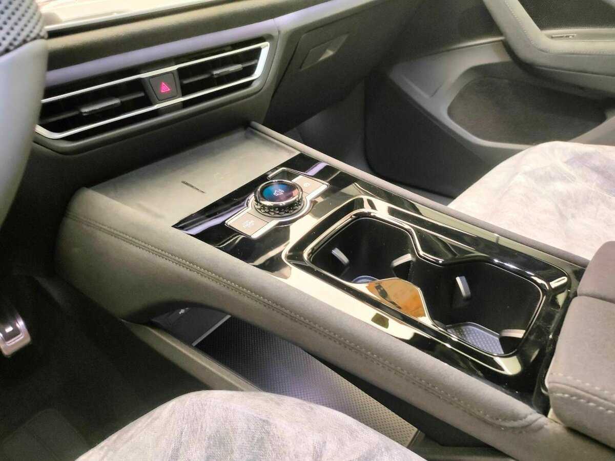 Купить Volkswagen Tiguan с пробегом. Фото: #10