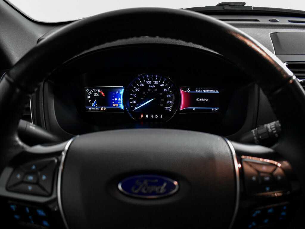 Купить Ford Explorer с пробегом. Фото: #18