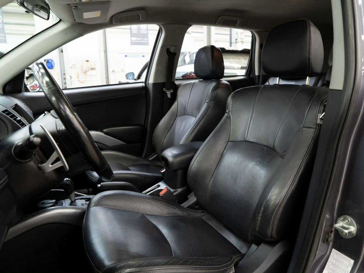 Купить Mitsubishi Outlander с пробегом. Фото: #5