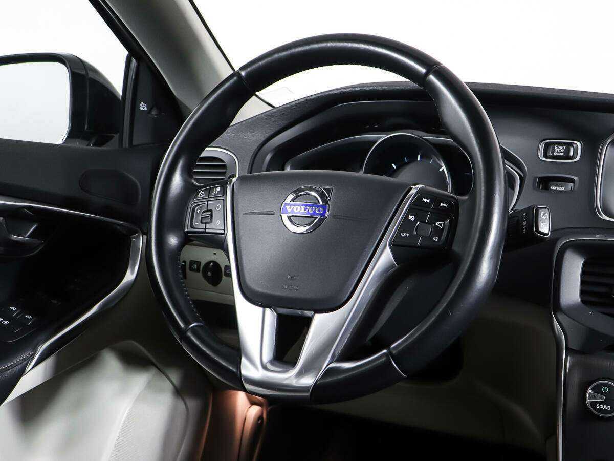 Купить Volvo V40 Cross Country с пробегом. Фото: #14