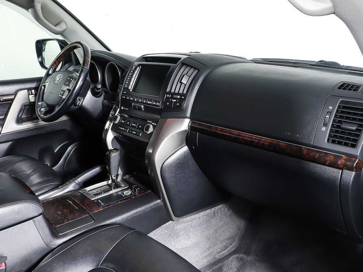 Купить Toyota Land Cruiser с пробегом. Фото: #8