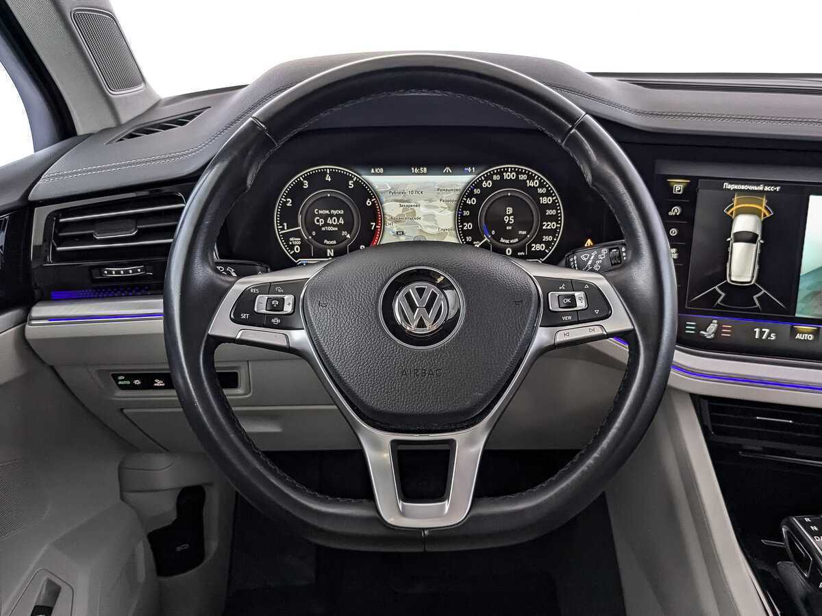 Купить Volkswagen Touareg с пробегом. Фото: #14
