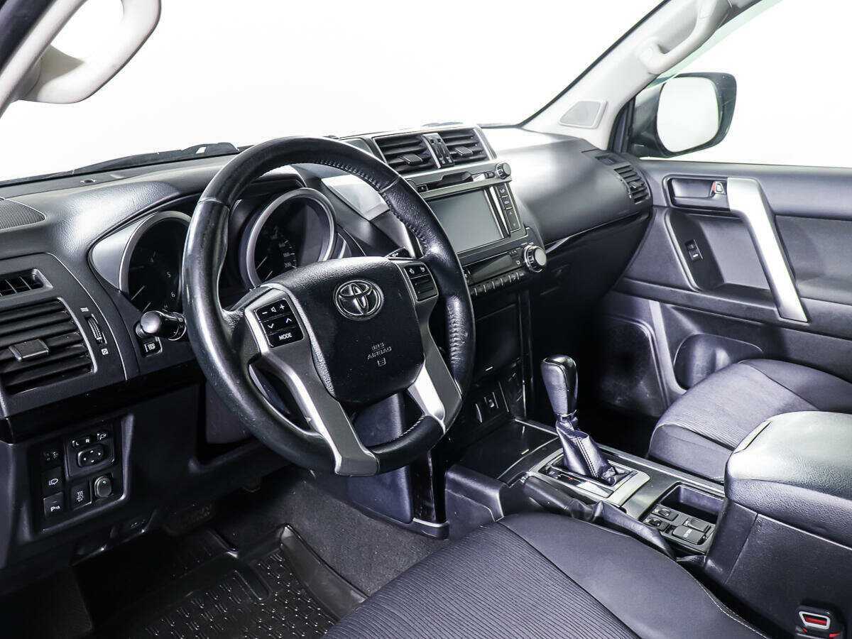 Купить Toyota Land Cruiser Prado с пробегом. Фото: #11
