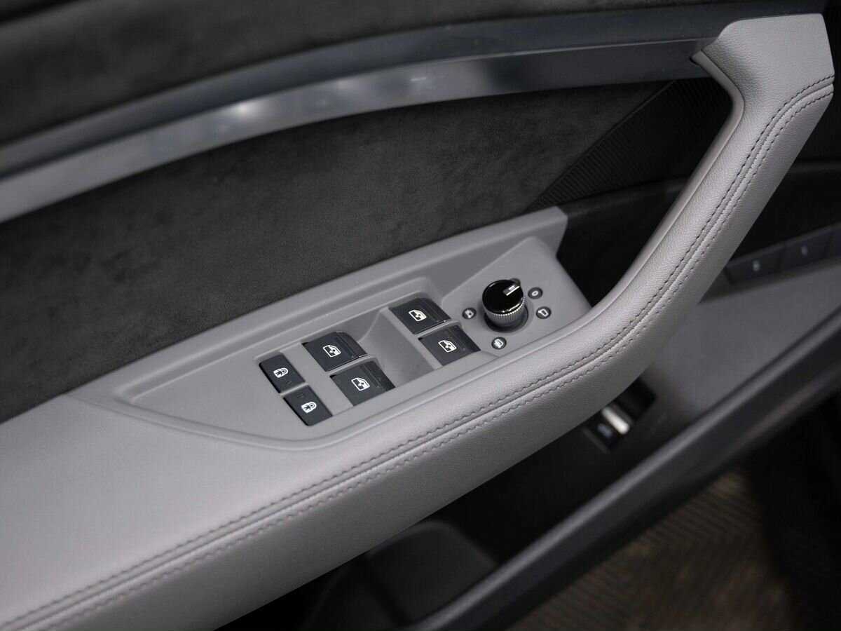 Купить Audi e-tron с пробегом. Фото: #18