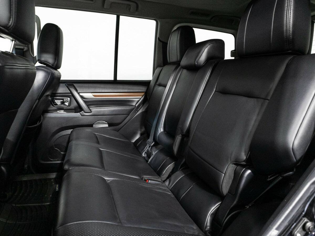 Купить Mitsubishi Pajero с пробегом. Фото: #9