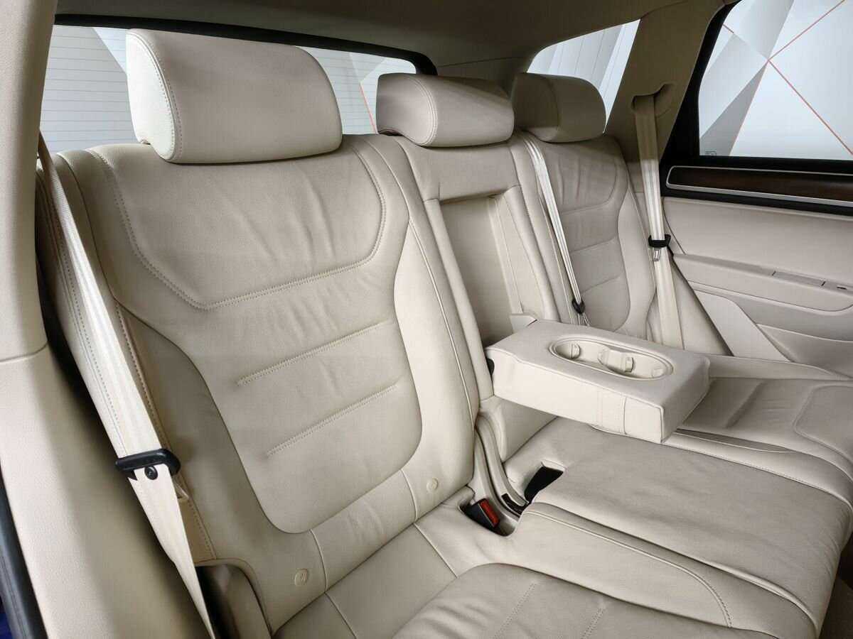 Купить Volkswagen Touareg с пробегом. Фото: #10