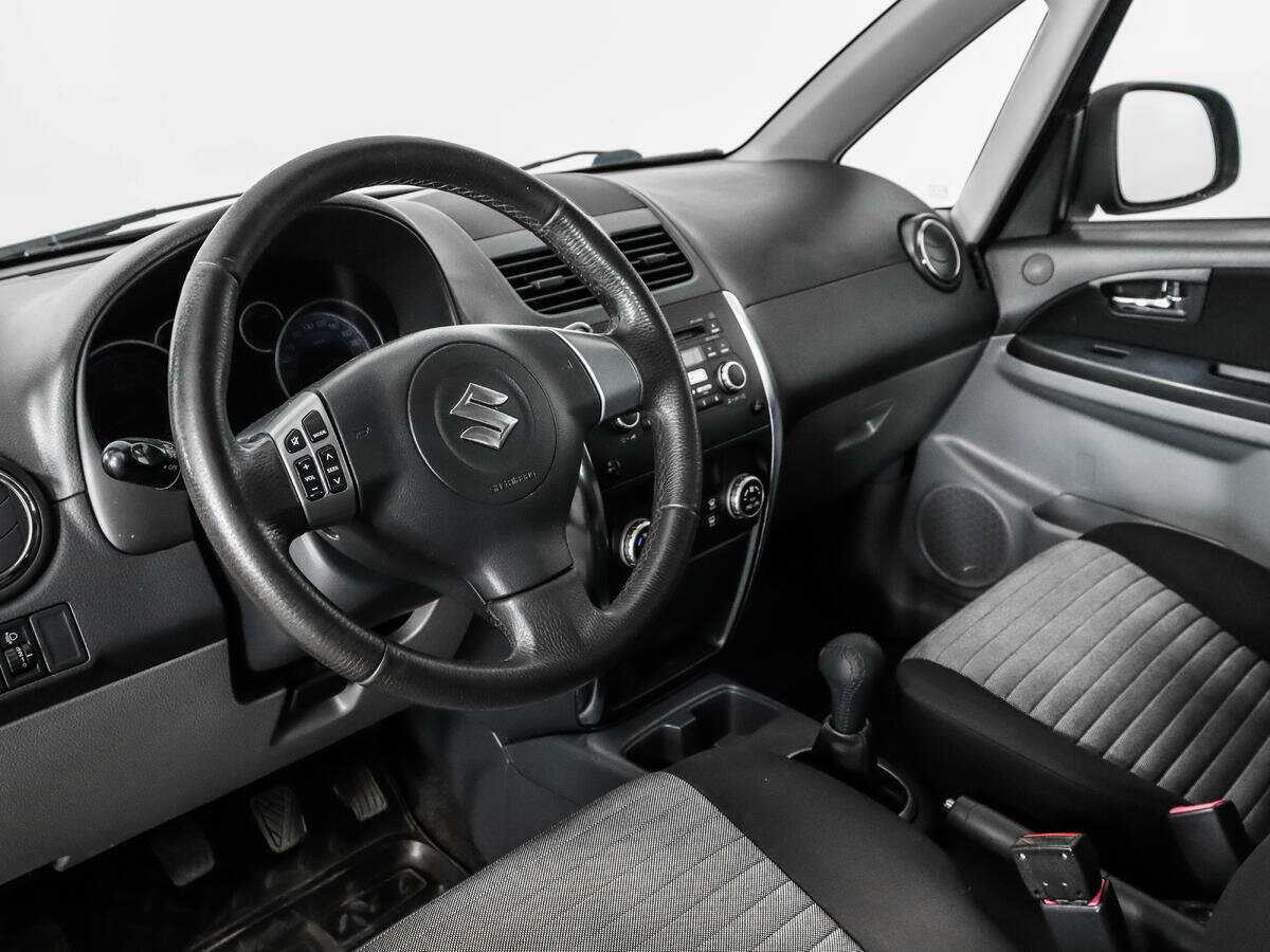 Купить Suzuki SX4 с пробегом. Фото: #8