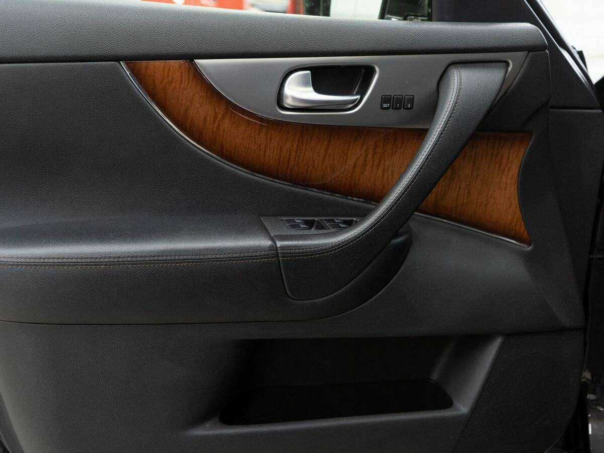Купить Infiniti FX с пробегом. Фото: #15