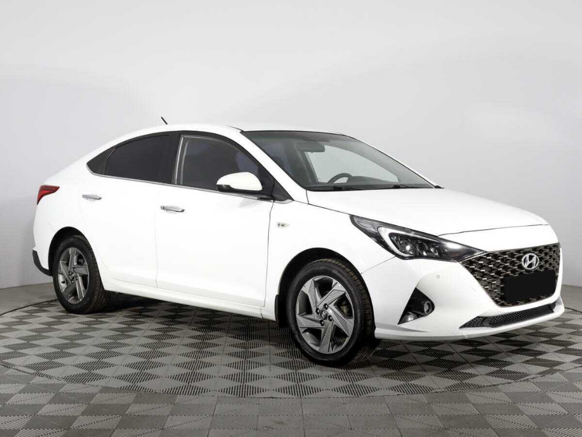 Купить Hyundai Solaris с пробегом. Фото: #2