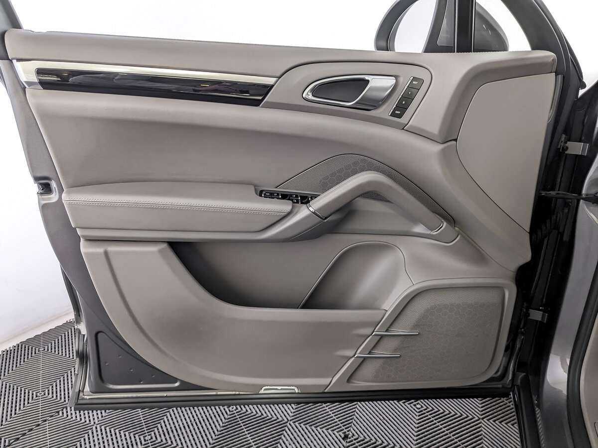 Купить Porsche Cayenne с пробегом. Фото: #14