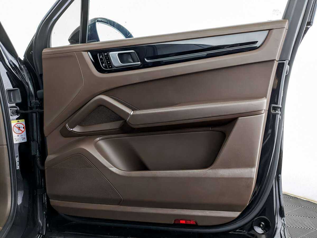 Купить Porsche Cayenne с пробегом. Фото: #17