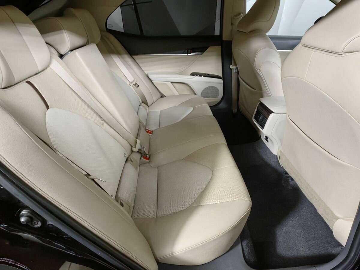 Купить Toyota Camry с пробегом. Фото: #11