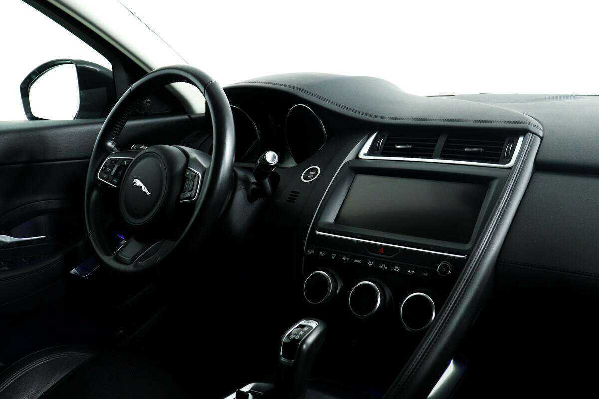 Купить Jaguar E-Pace с пробегом. Фото: #8