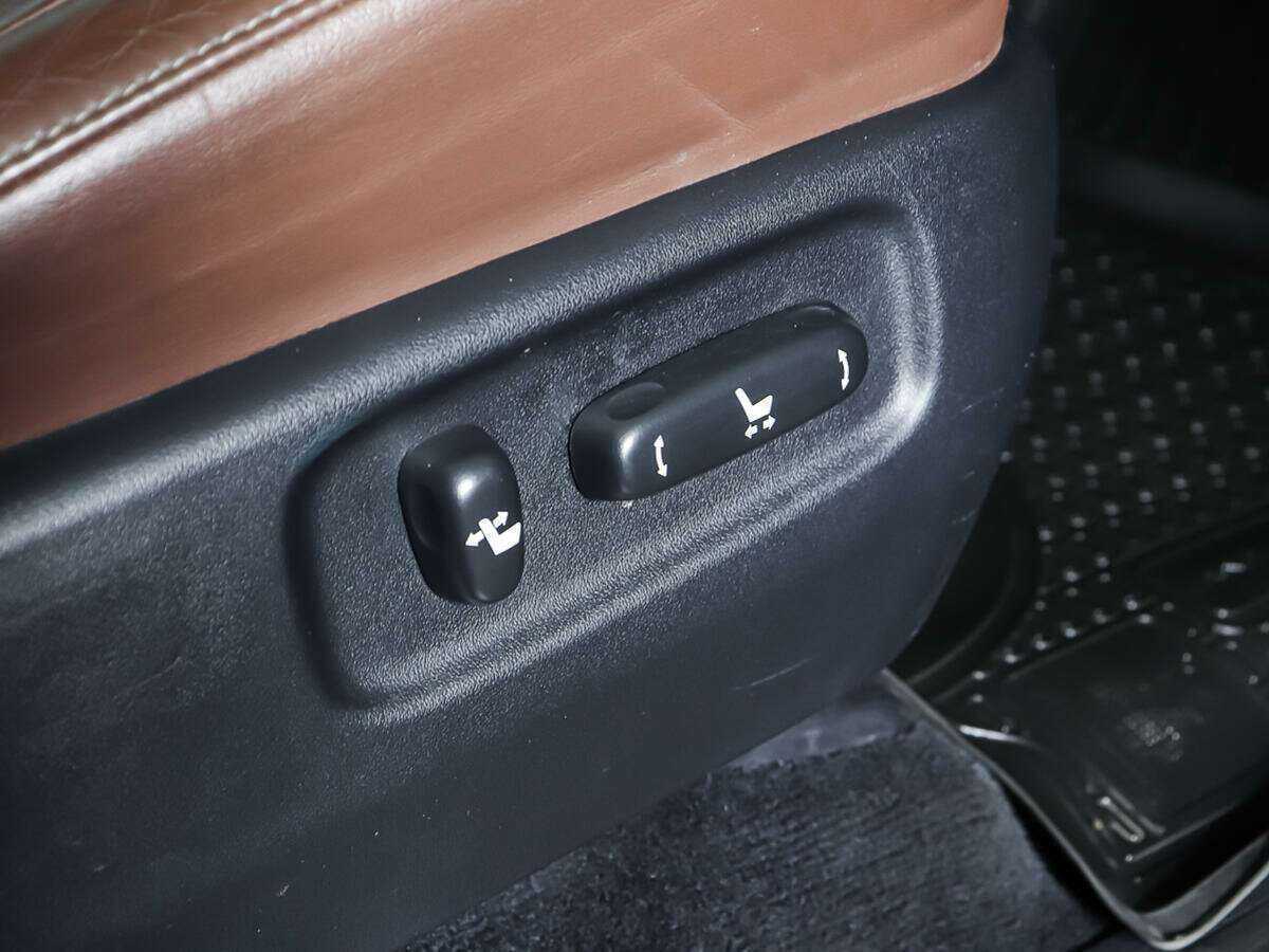 Купить Toyota Land Cruiser с пробегом. Фото: #16