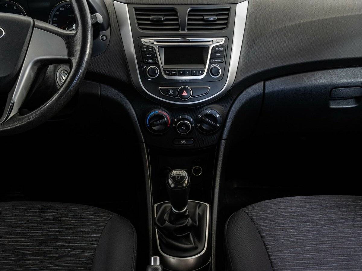 Купить Hyundai Solaris с пробегом. Фото: #8