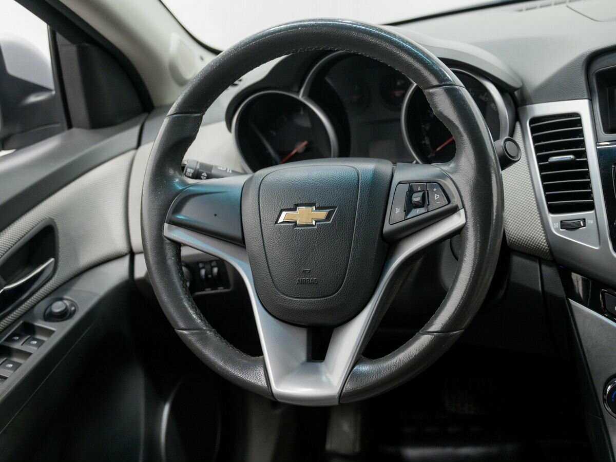 Купить Chevrolet Cruze с пробегом. Фото: #10