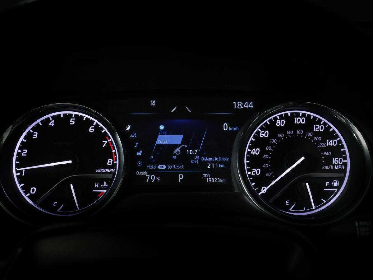 Купить Toyota Camry с пробегом. Фото: #8