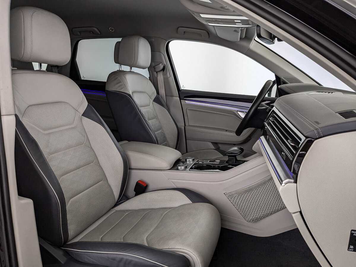 Купить Volkswagen Touareg с пробегом. Фото: #16