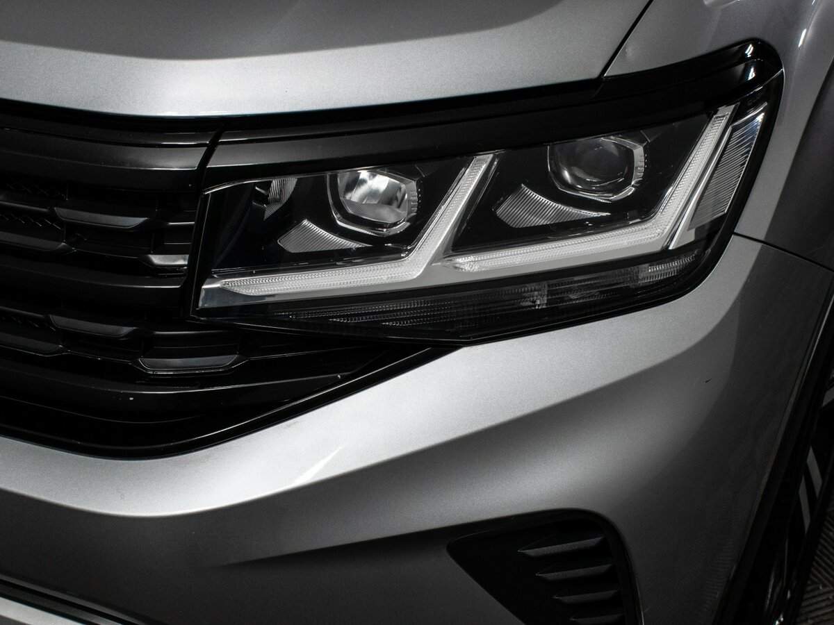 Купить Volkswagen Teramont с пробегом. Фото: #13