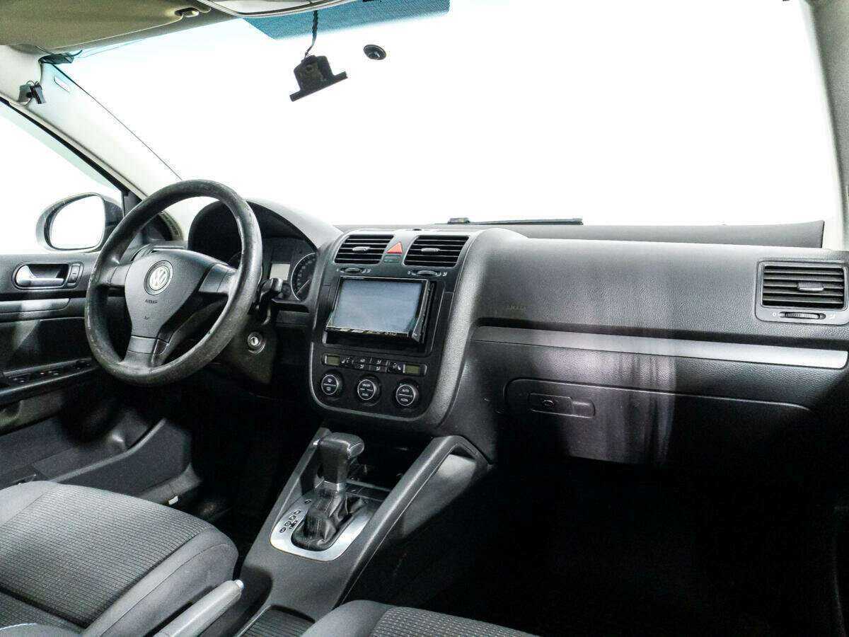 Купить Volkswagen Jetta с пробегом. Фото: #8