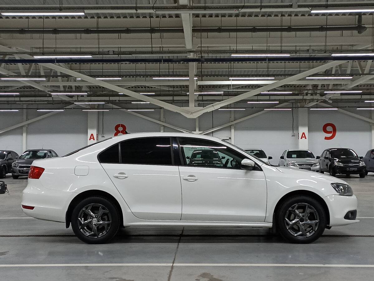 Купить Volkswagen Jetta с пробегом. Фото: #3