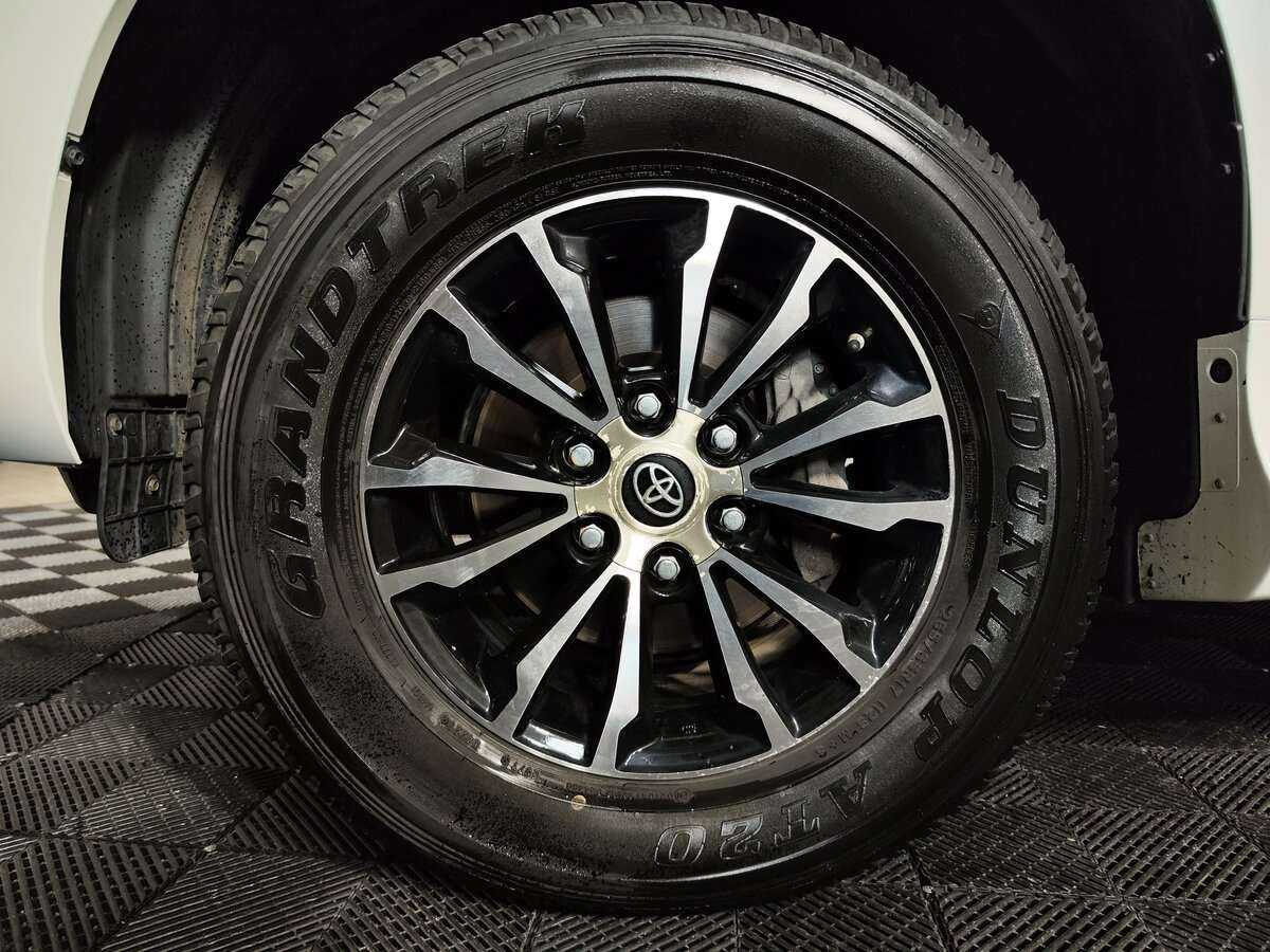 Купить Toyota Land Cruiser Prado с пробегом. Фото: #30