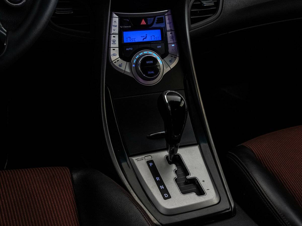 Купить Hyundai Elantra с пробегом. Фото: #10