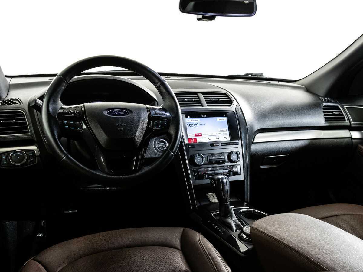 Купить Ford Explorer с пробегом. Фото: #7