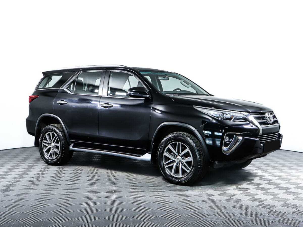 Купить Toyota Fortuner с пробегом. Посмотреть фото
