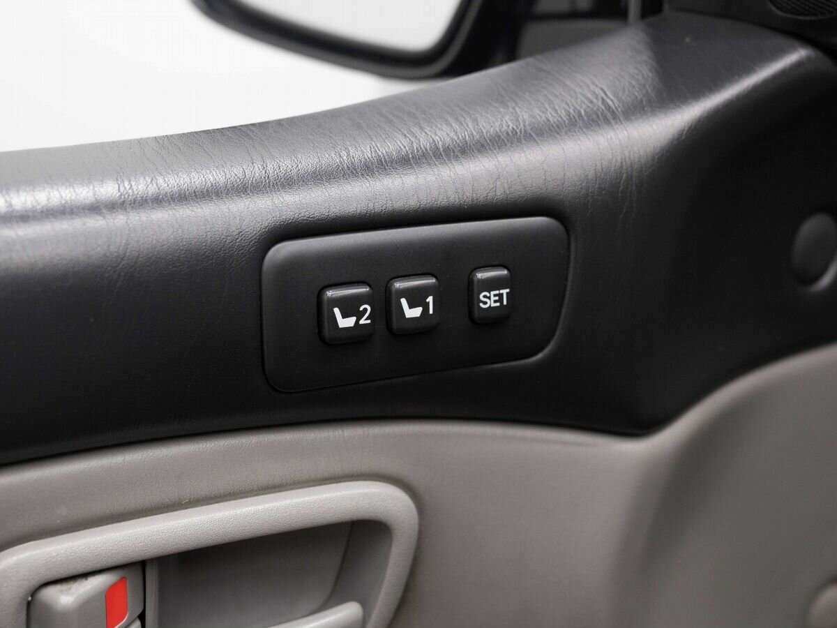 Купить Toyota Land Cruiser с пробегом. Фото: #24