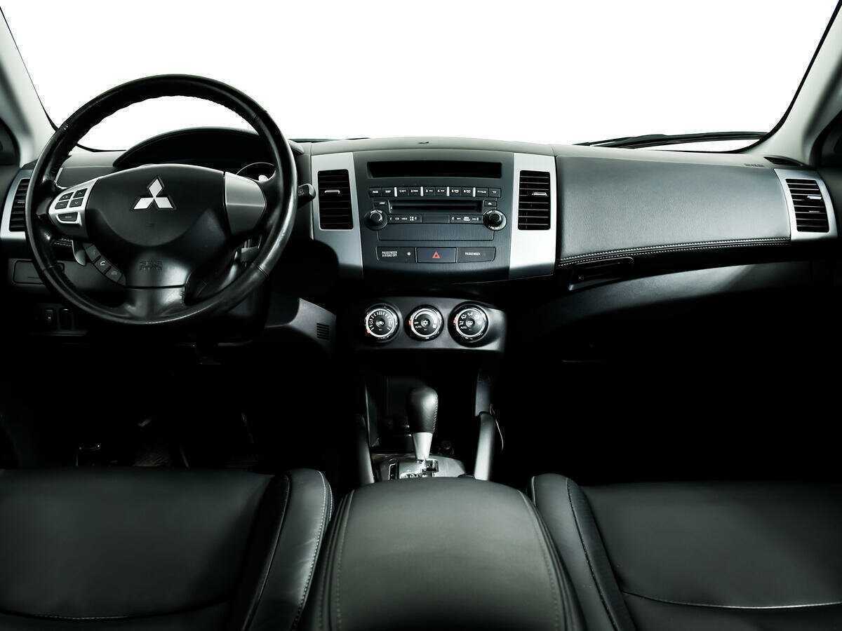 Купить Mitsubishi Outlander с пробегом. Фото: #10