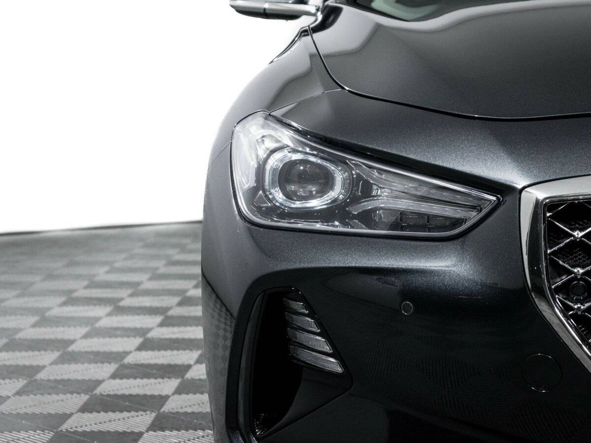 Купить Genesis G70 с пробегом. Фото: #17