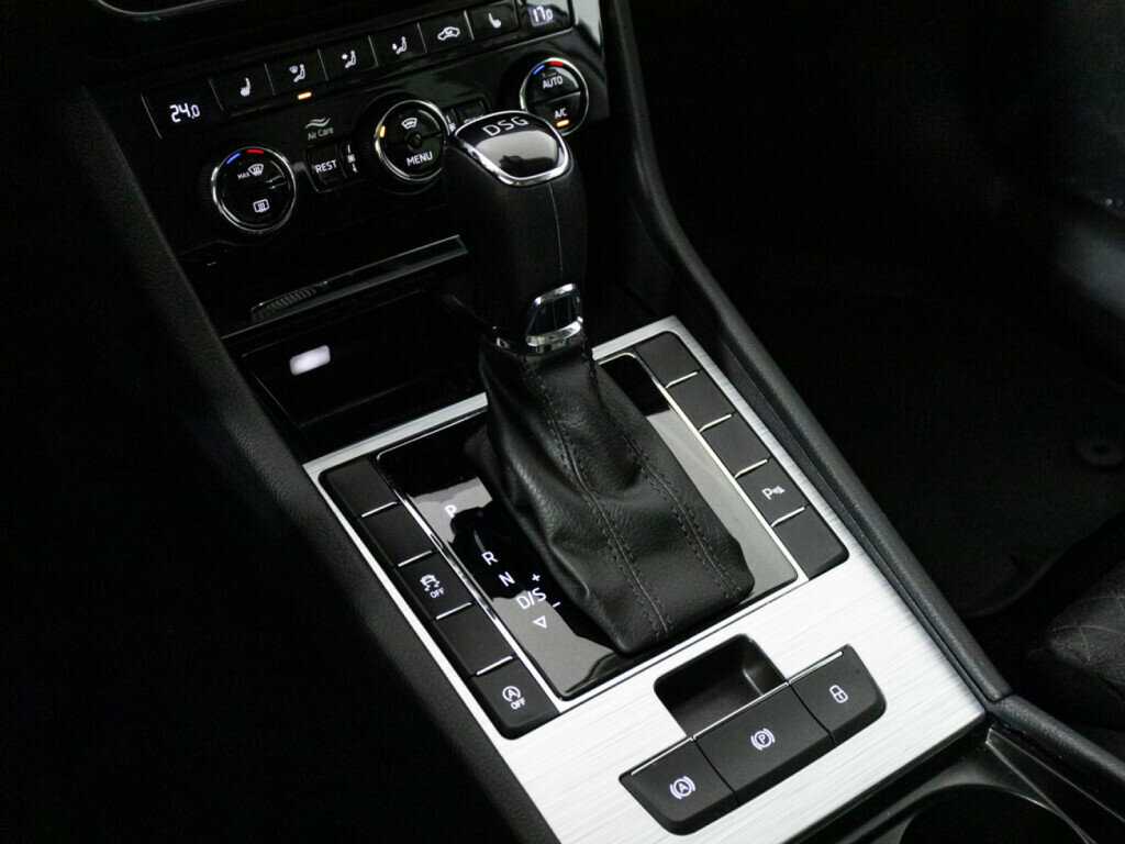 Купить Skoda Superb с пробегом. Фото: #16