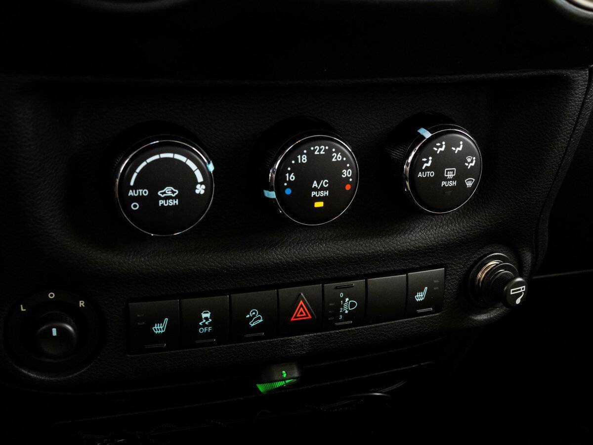 Купить Jeep Wrangler с пробегом. Фото: #20
