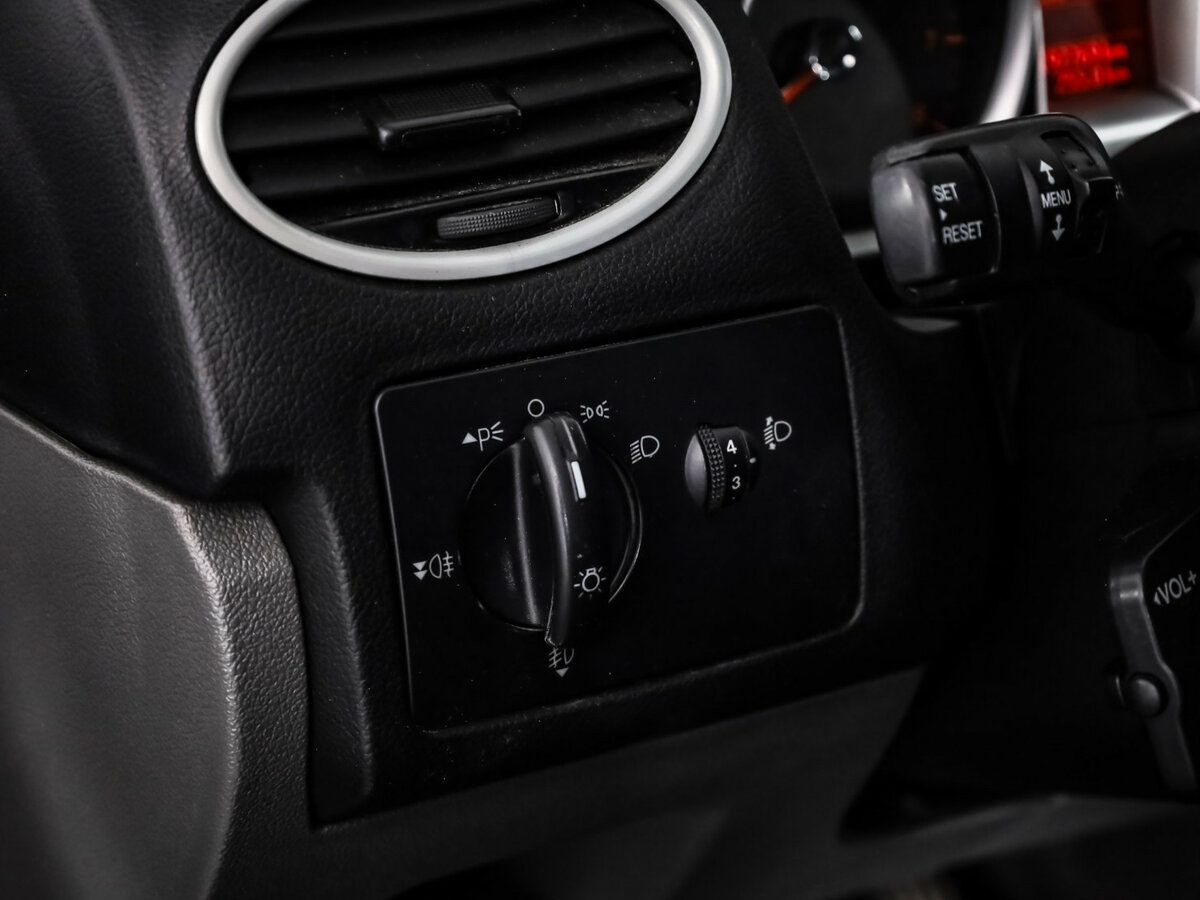 Купить Ford Focus с пробегом. Фото: #17