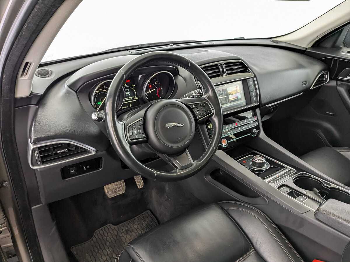 Купить Jaguar F-Pace с пробегом. Фото: #15